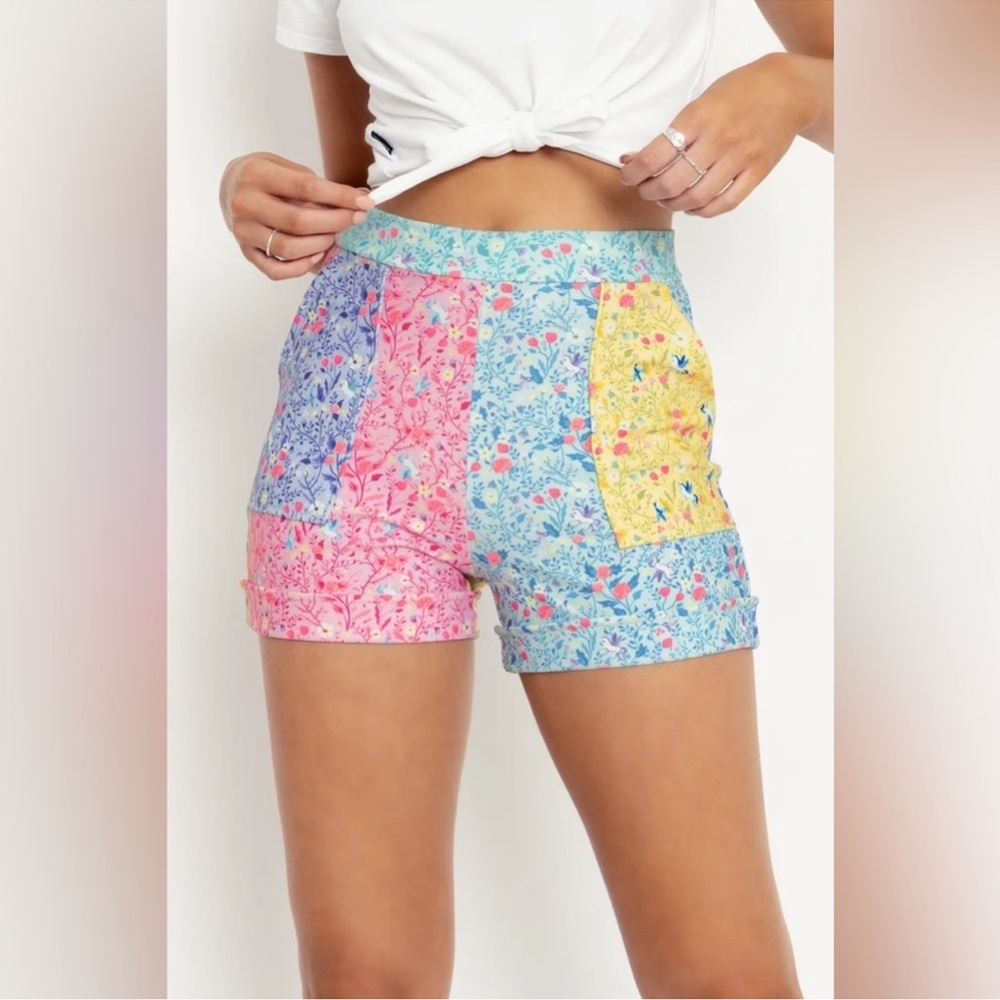 NWOT BlackMilk Pastel Patchwork Pegasus Prairie Cuffed Shorts Women’s XL
